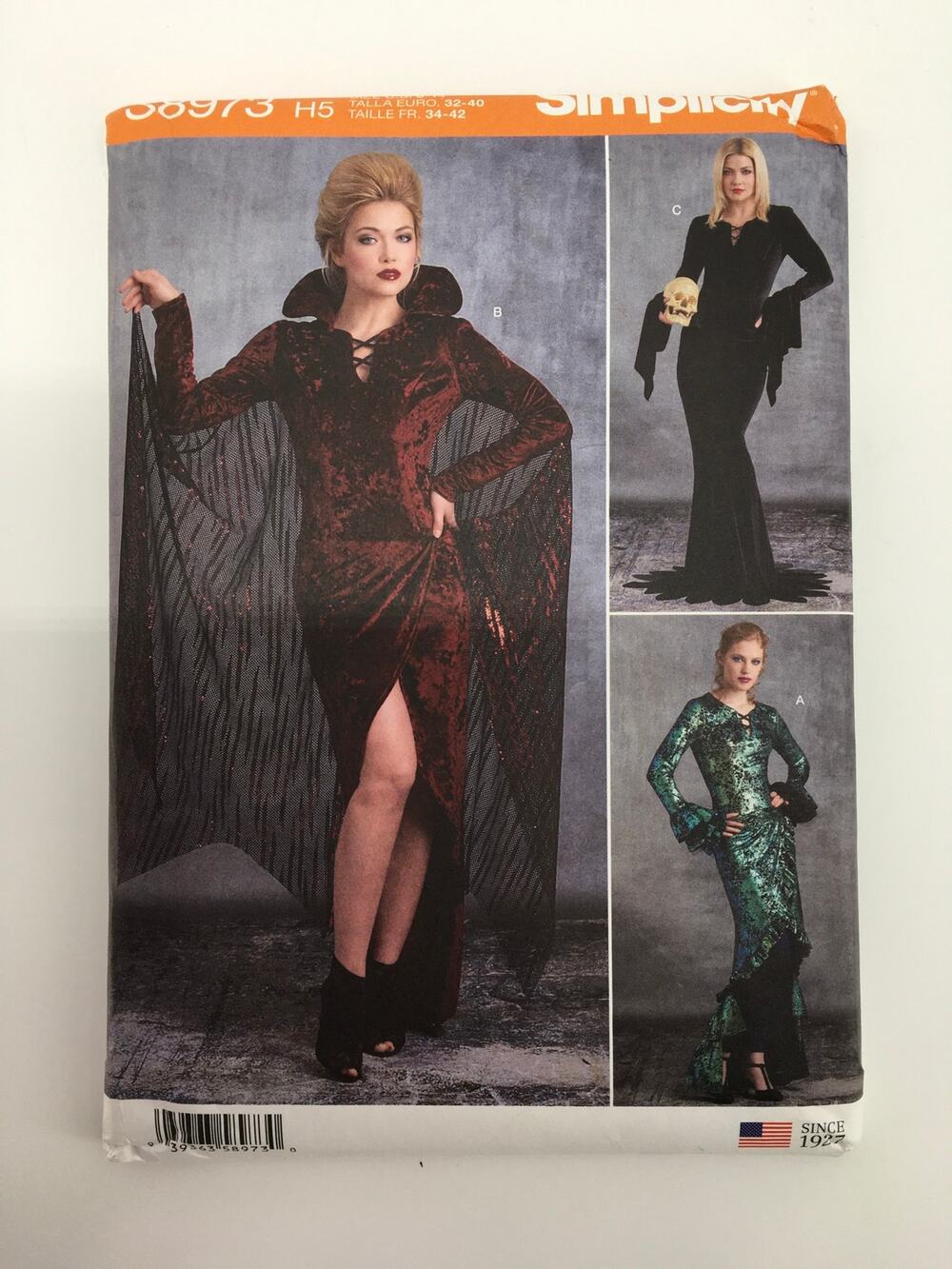 Simplicity Sewing Pattern S8973 Witch Morticia Elvira Vampira Costume 6-14UNCUT